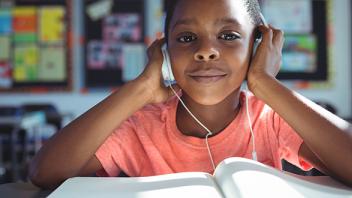 The Benefits of Using Podcasts in the Classroom